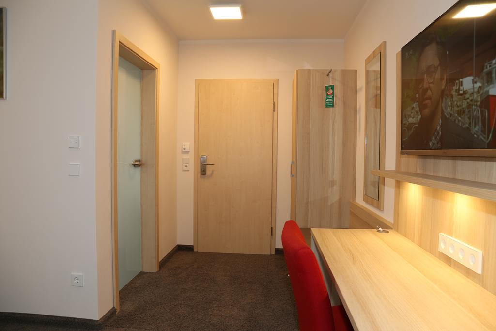 Leidringer Gaestehaus Gmbh Rosenfeld Ruang foto