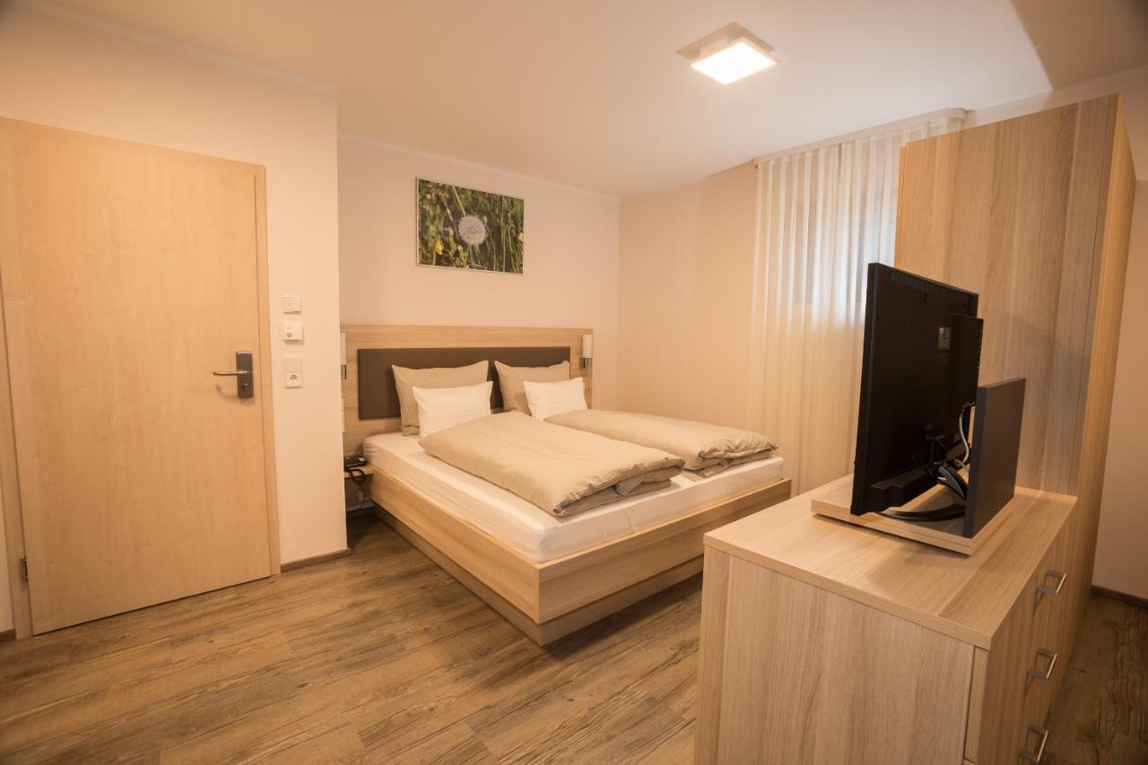 Leidringer Gaestehaus Gmbh Rosenfeld Bagian luar foto